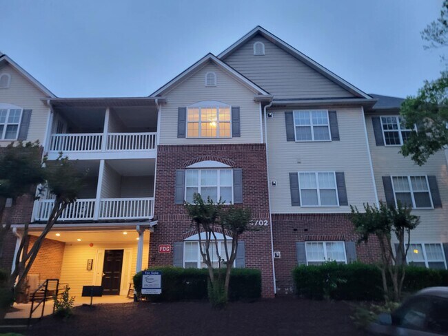 4702 Brighton Park Dr, Unit GYPSY HAVEN in Winston-Salem, NC - Foto de edificio - Building Photo