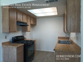 1647 Gardenia Ct in Lancaster, CA - Building Photo - Building Photo