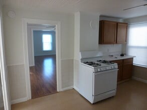 38 Erie St, Unit A in Cohoes, NY - Building Photo - Building Photo