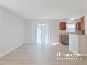 258 Drooping Leaf Ln in Lexington, SC - Foto de edificio - Building Photo