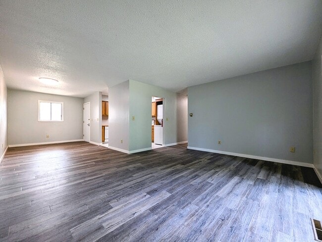 310 N 11th St in Oskaloosa, IA - Building Photo - Building Photo