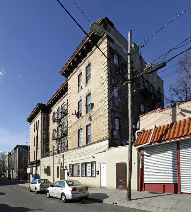 36 Bergen St in Passaic, NJ - Foto de edificio - Building Photo