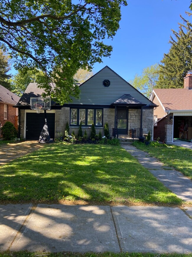 property at 580 Victoria St