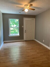 3518 Lyons Ave photo'