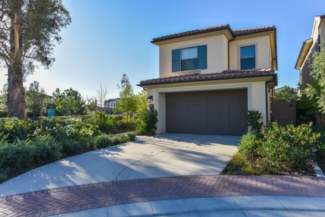 125 Mistletoe in Irvine, CA - Building Photo - Building Photo