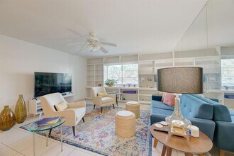 1950 N Andrews Ave, Unit 116D in Wilton Manors, FL - Building Photo - Building Photo