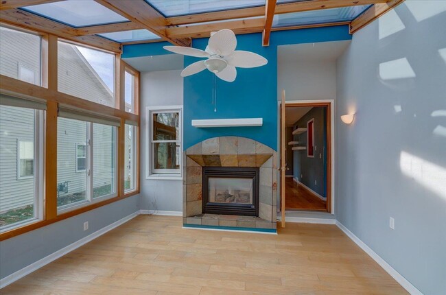 7 S Thompson Dr in Madison, WI - Building Photo - Building Photo