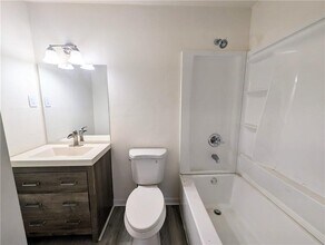 3755 Pleasant Valley Rd in Mobile, AL - Foto de edificio - Building Photo