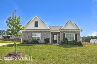 714 Woody Dr in Monroe, GA - Building Photo