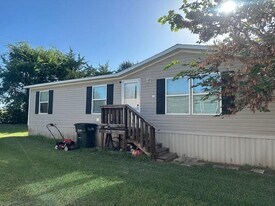 111 Northaven Ln in Knollwood, TX - Building Photo