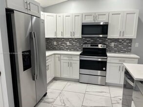 1517 Meadow Rd in Lehigh Acres, FL - Building Photo - Building Photo
