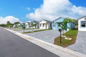 3510 Hiawatha Ave in West Palm Beach, FL - Building Photo - Building Photo