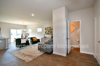 27 English Ct in Simpsonville, SC - Building Photo - Building Photo