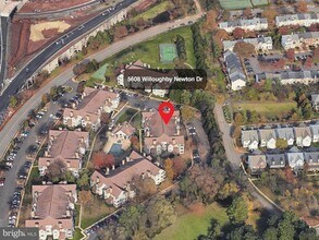 5608 Willoughby Newton Dr in Centreville, VA - Foto de edificio - Building Photo