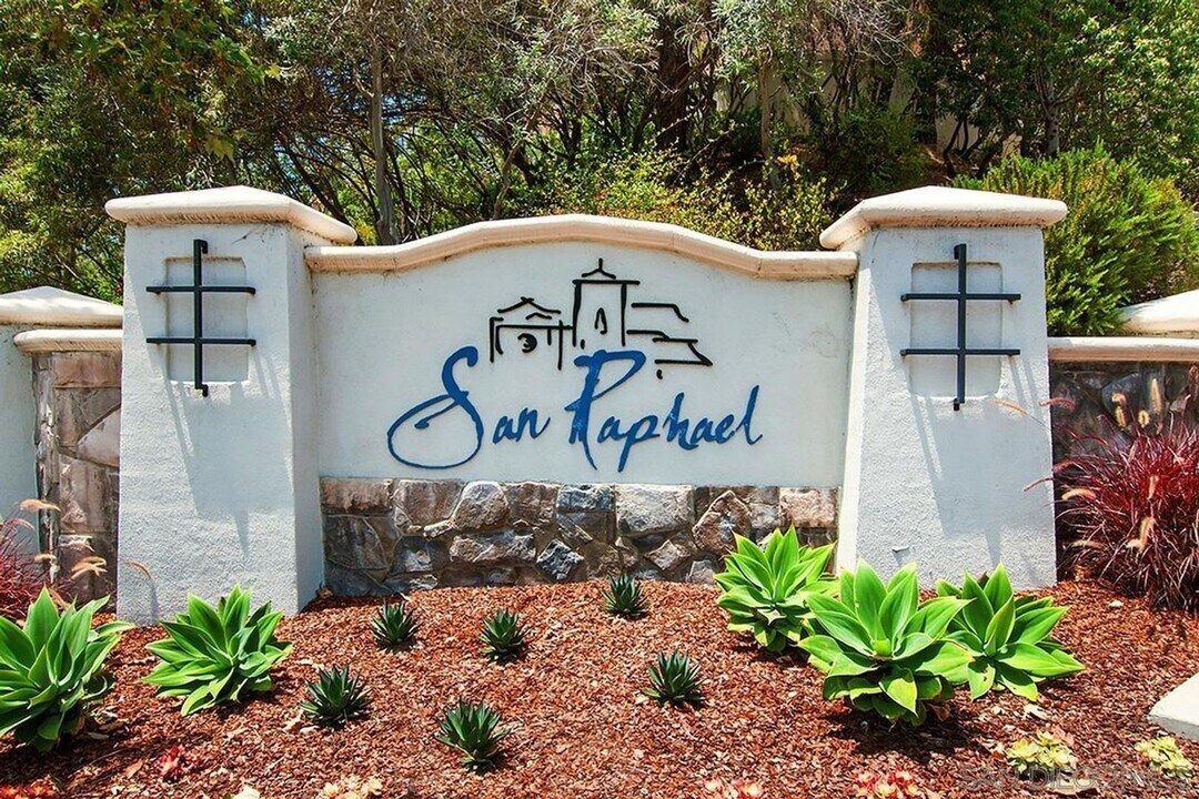 11333 E San Raphael in San Diego, CA - Building Photo