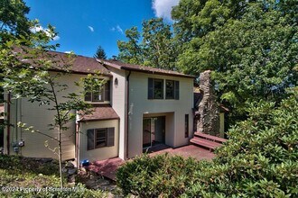 213 Colburn Ave in Clarks Summit, PA - Building Photo - Building Photo