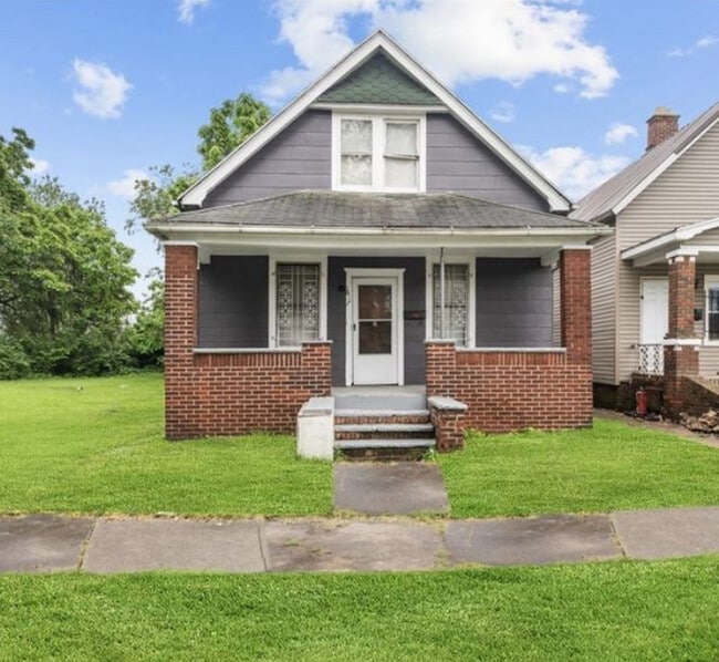 property at 1617 Buckingham St