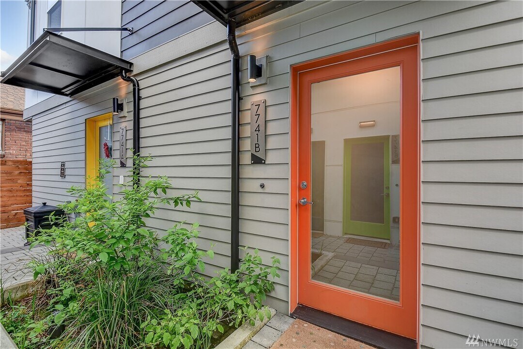 7741 15th Ave NW in Seattle, WA - Building Photo