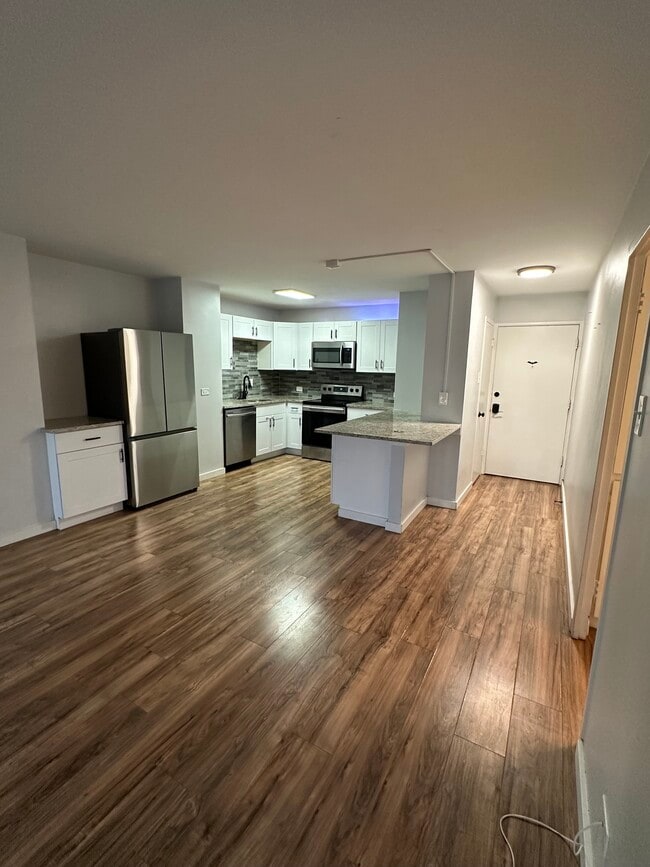 888 N Logan St, Unit 4f in Denver, CO - Foto de edificio - Building Photo