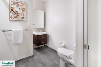 933 McGee St, Unit 1-501 in Kansas City, MO - Foto de edificio - Building Photo