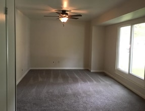 3312 York Dr in Champaign, IL - Building Photo - Building Photo