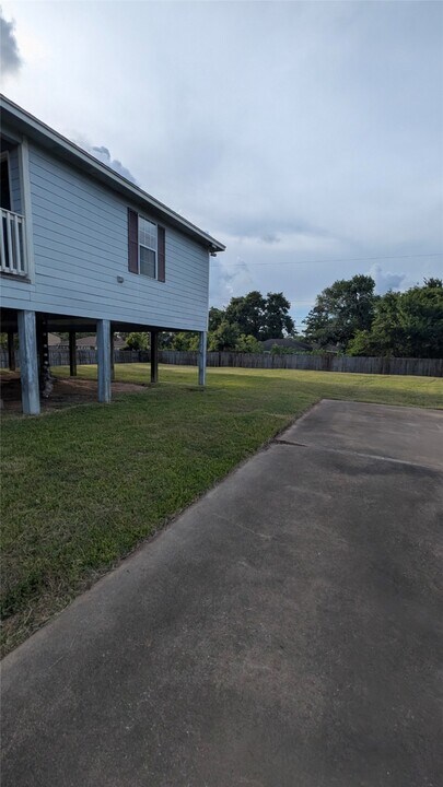 530 S Shady Ln in La Porte, TX - Building Photo