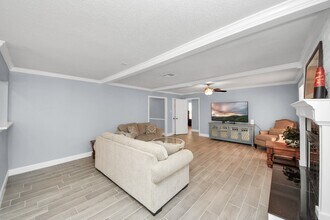 5810 Wanakah Dr in Houston, TX - Building Photo - Building Photo