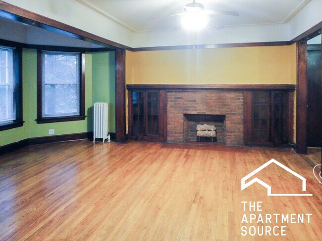 3823 N Lawndale Ave, Unit 1E in Chicago, IL - Building Photo - Building Photo