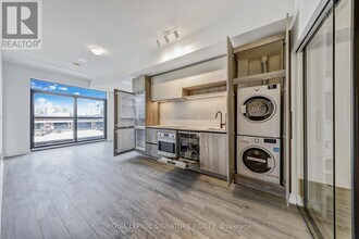 181-181 Sterling Rd in Toronto, ON - Building Photo - Building Photo