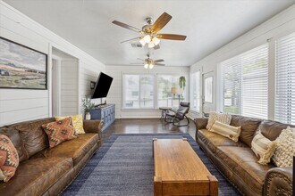 711 S Tesch St in Bellville, TX - Building Photo - Building Photo