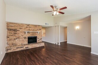 7812 Burgundy Dr in Fort Worth, TX - Building Photo - Building Photo