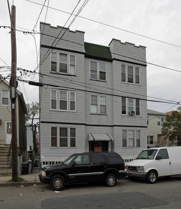 43 Long St in Jersey City, NJ - Building Photo