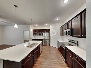 2828 Ponds Trl in St. Cloud, FL - Foto de edificio - Building Photo