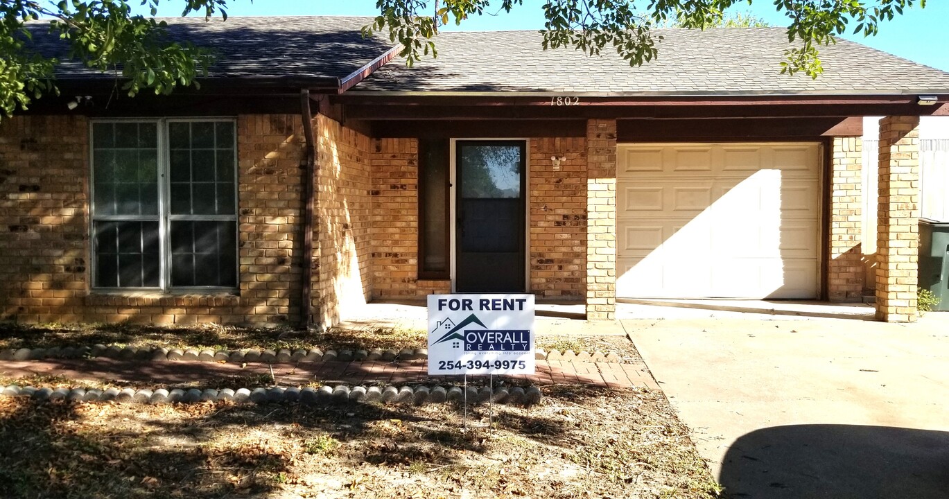 1802 Iris Cir in Temple, TX - Building Photo