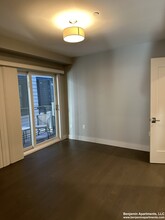 408 W Broadway, Unit 201 in Boston, MA - Building Photo - Building Photo