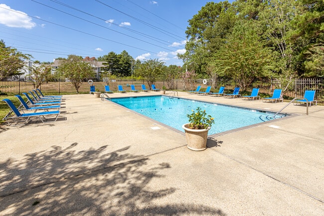 Summer West Apartments in Hattiesburg, MS - Building Photo - Building Photo