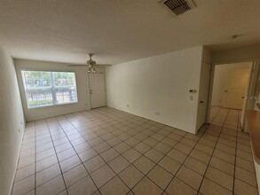 36037 Deer Creek Dr in Zephyrhills, FL - Building Photo - Building Photo
