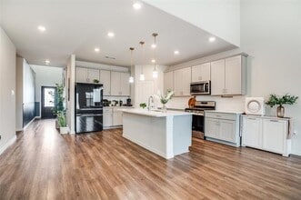 2401 Linto St in Fort Worth, TX - Building Photo - Building Photo