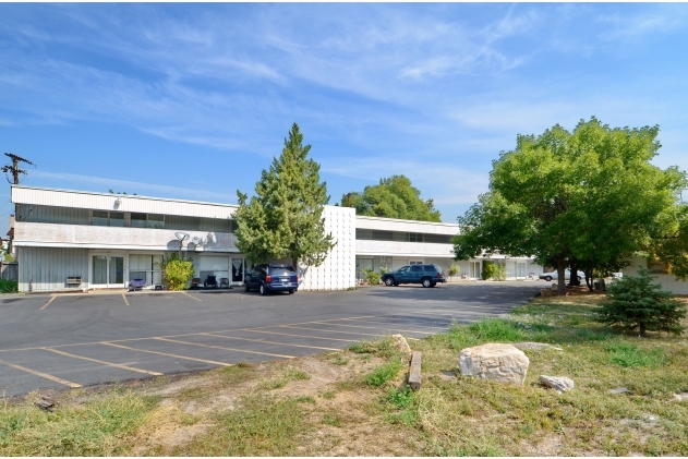 951 N Redwood Rd in Salt Lake City, UT - Building Photo