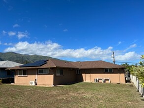 783 Makaala Dr in Wailuku, HI - Foto de edificio - Building Photo