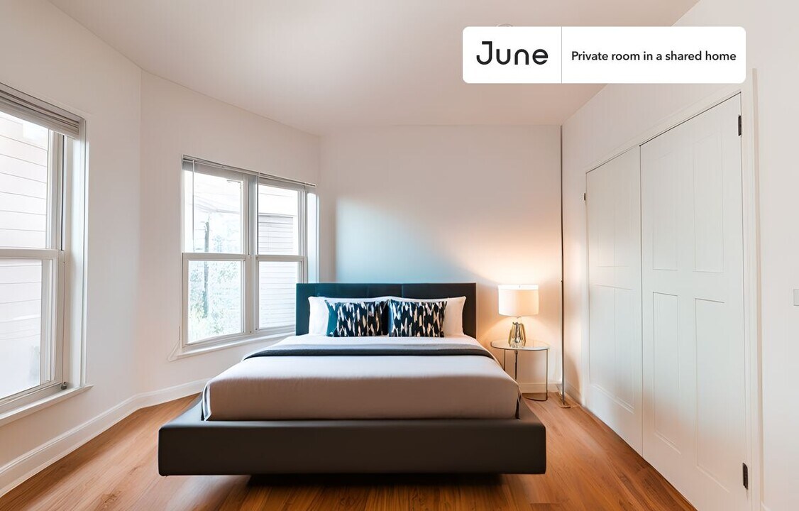 Private bedroom in 4 bed/1 bath Home in Boston, MA - Building Photo
