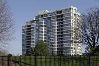 1201 Steeles Ave W in Toronto, ON - Building Photo - Building Photo