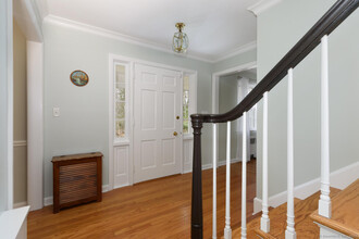 8 Timber Ln in Darien, CT - Building Photo - Building Photo