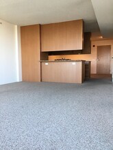 9715 Woods Dr, Unit 907 in Skokie, IL - Building Photo - Building Photo