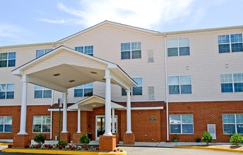 Moffett Manor Senior Apartments in Warrenton, VA - Foto de edificio - Building Photo