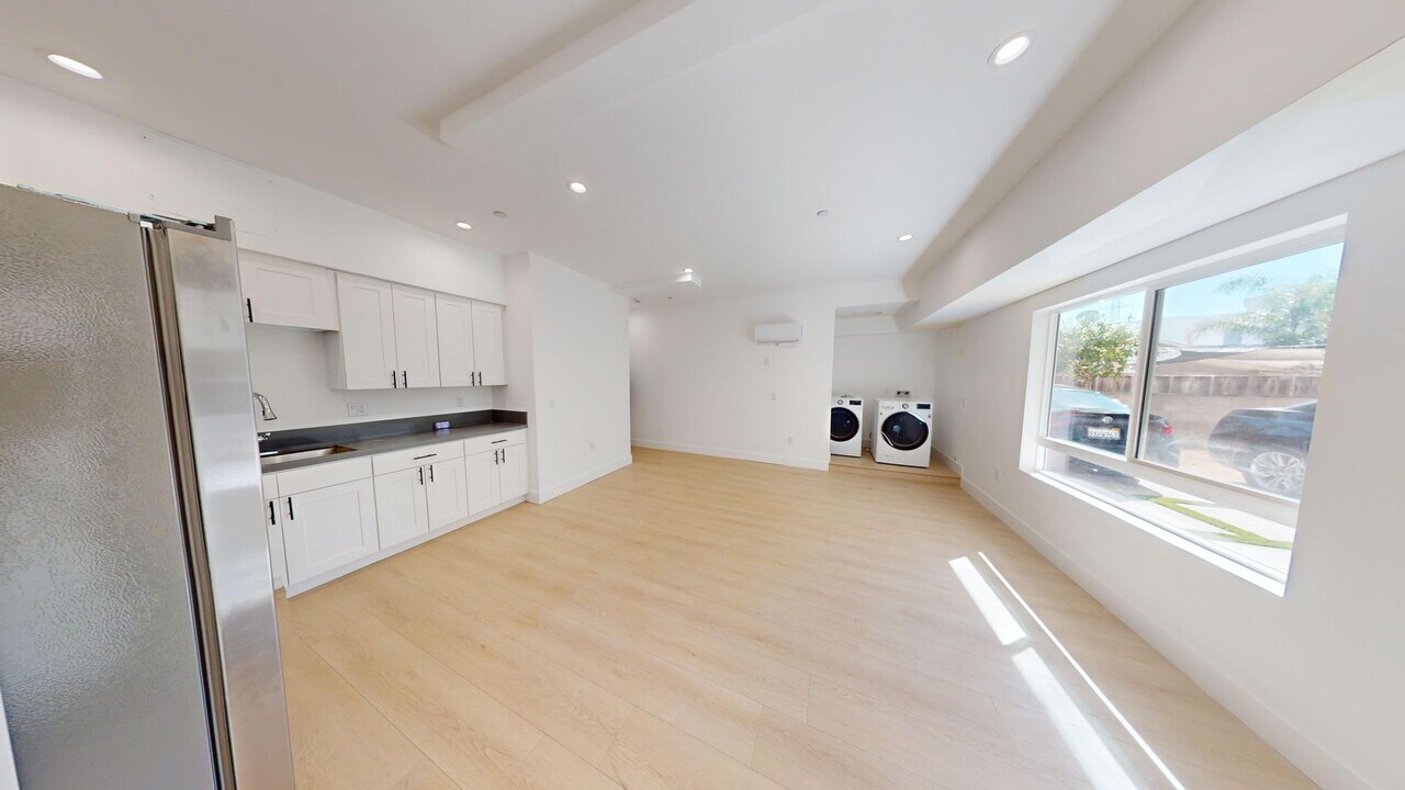 6056 Craner Ave in Los Angeles, CA - Building Photo