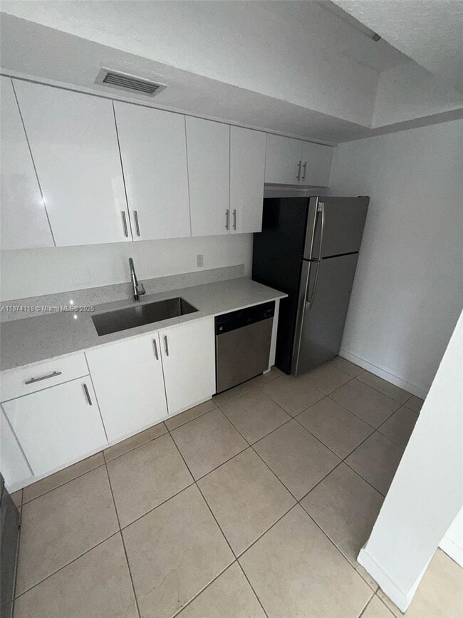 13700 NE 6th Ave in North Miami, FL - Building Photo - Building Photo