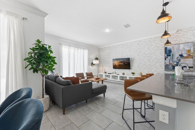 4224 Paragraph Dr in Kissimmee, FL - Building Photo - Building Photo