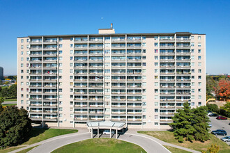 2775 Apartments in Toronto, ON - Building Photo - Building Photo