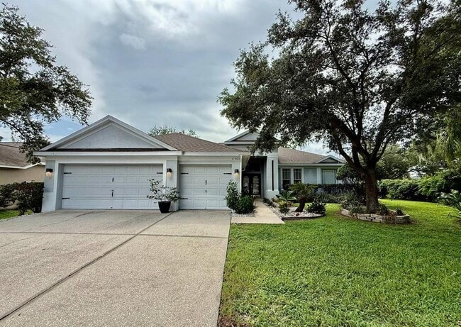 property at 4301 River Close Blvd